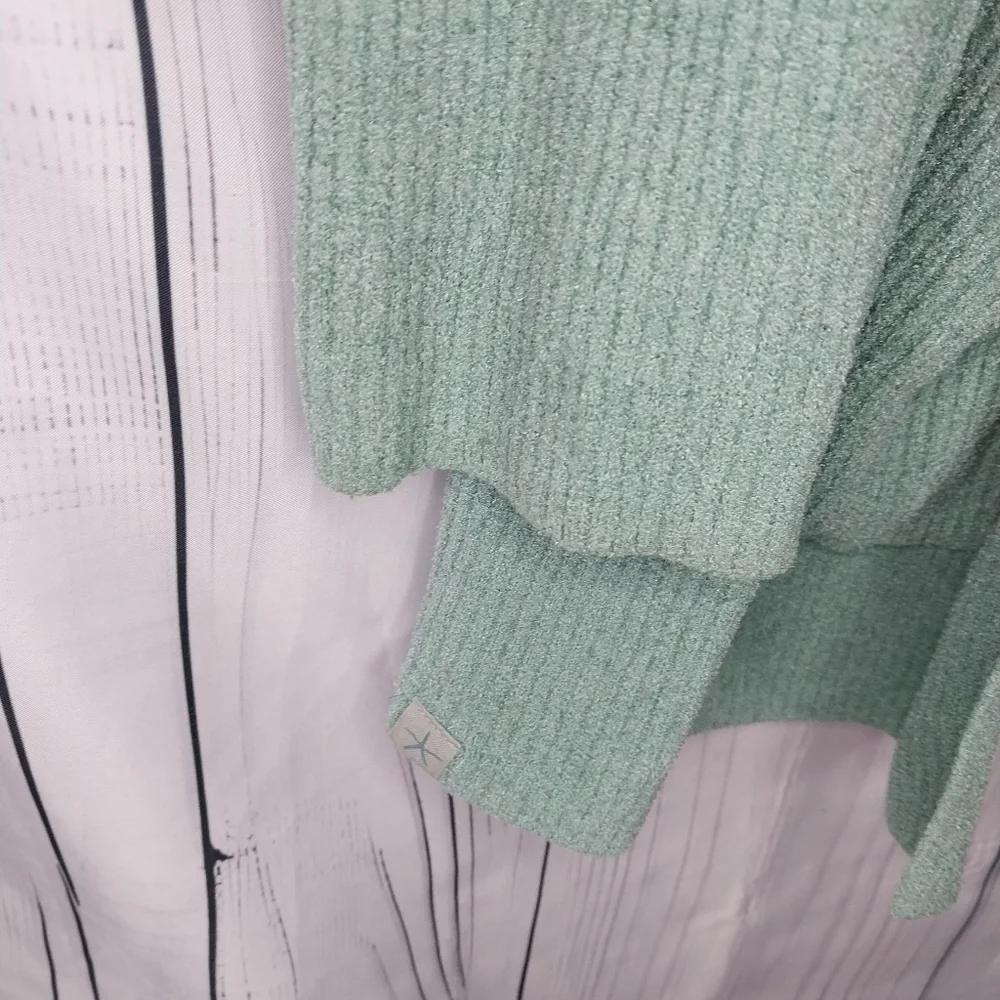 Barefoot Dreams Cozy Ultra Lite Hooded Cardigan - Picture 2 of 10